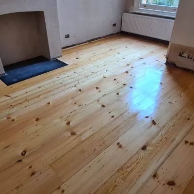 floor laying Bristol